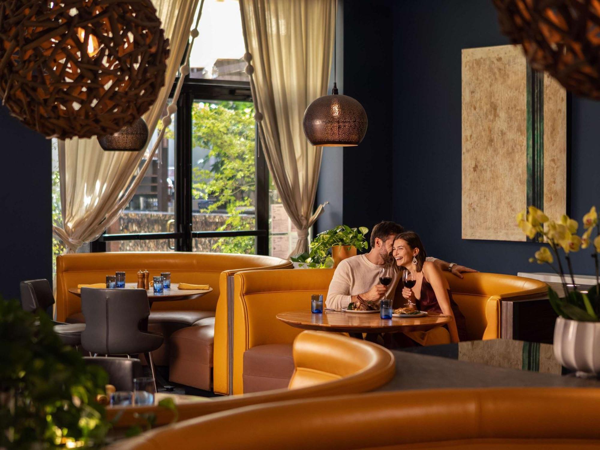 Hotel Sofitel Angeles At Beverly Hills 4*